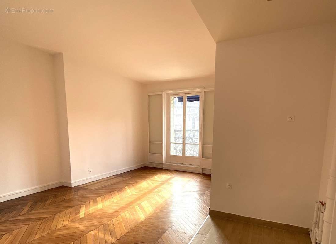 Appartement à PARIS-12E