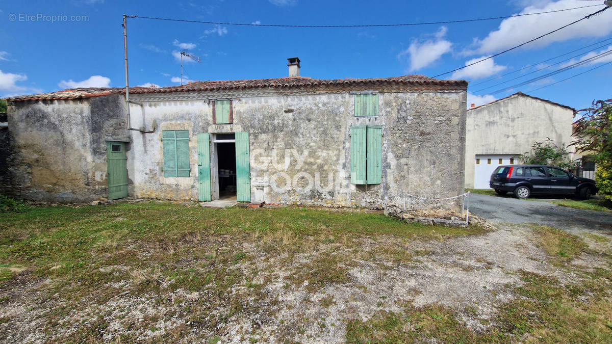 Maison à BERNAY-SAINT-MARTIN