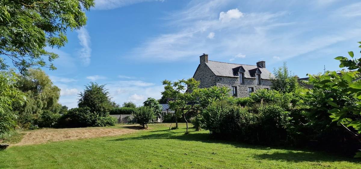 Maison à LE GOURAY