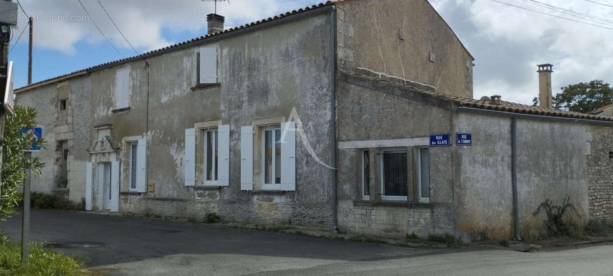 Maison à SAINT-FROULT