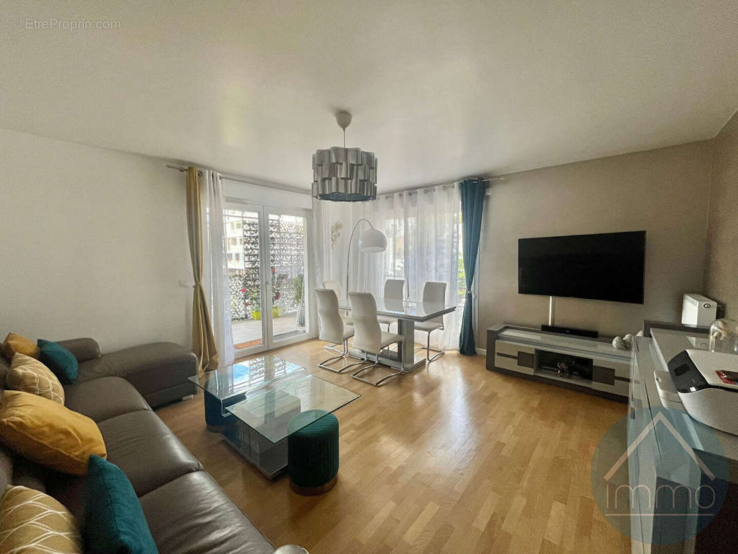 Appartement à GENNEVILLIERS