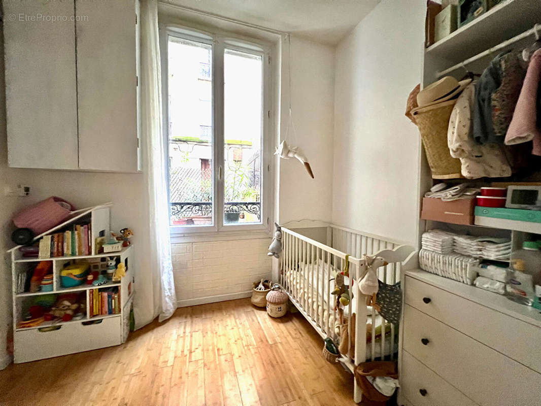 Appartement à PARIS-18E