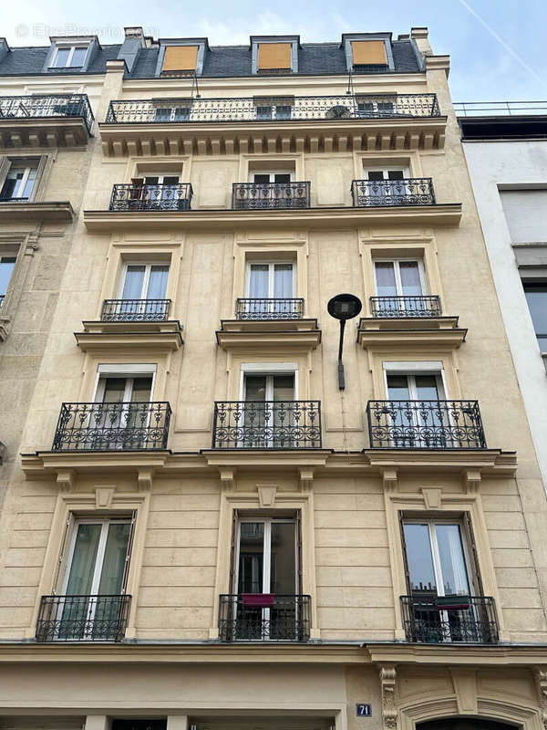 Appartement à PARIS-18E