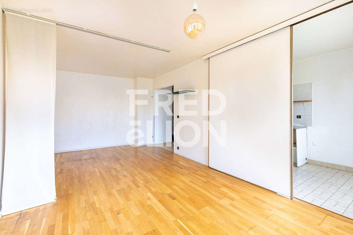 Appartement à PARIS-19E