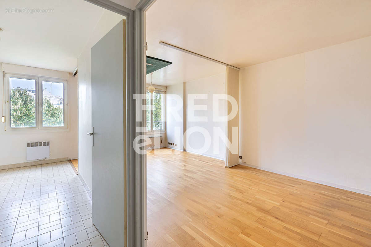 Appartement à PARIS-19E