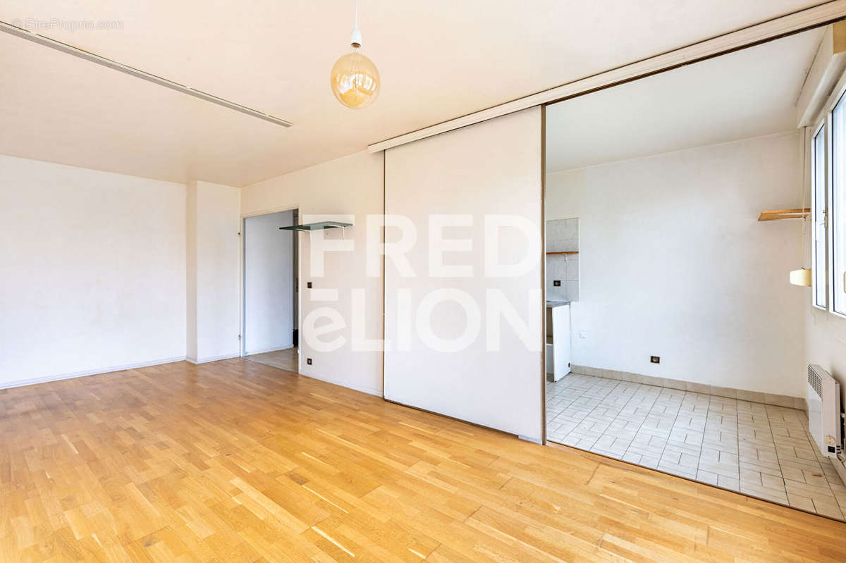 Appartement à PARIS-19E