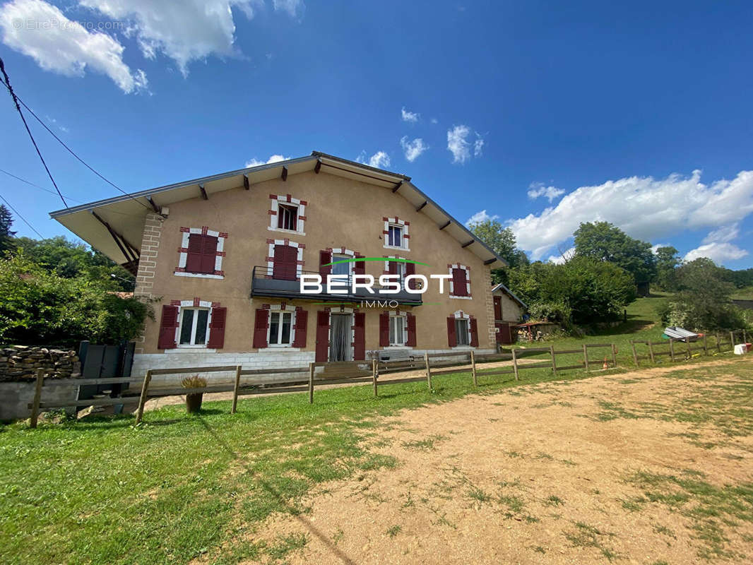 Maison à PORT-SUR-SAONE