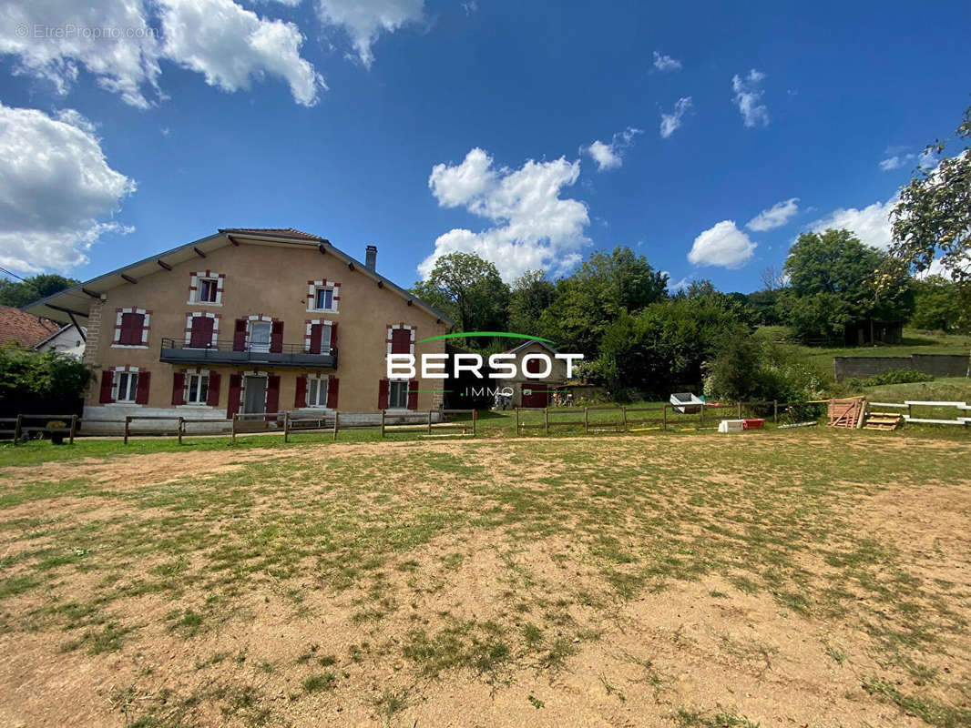 Maison à PORT-SUR-SAONE