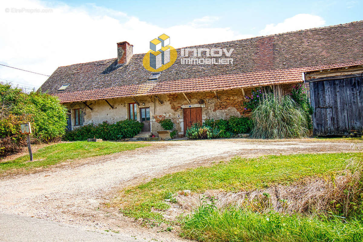 Maison à SAINT-CHRISTOPHE-EN-BRESSE