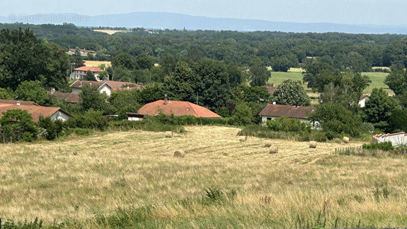 Terrain à CHAVEYRIAT