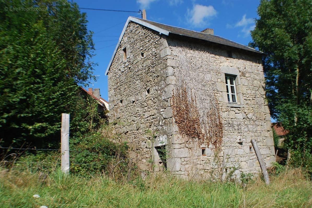 Maison à AHUN