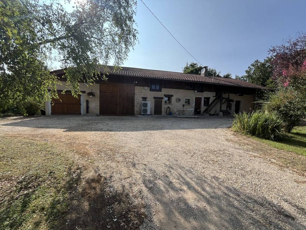 Maison à ROMENAY