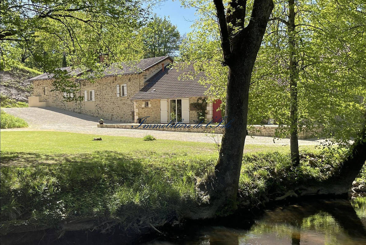 Maison à SAINT-ROMAIN-ET-SAINT-CLEMENT