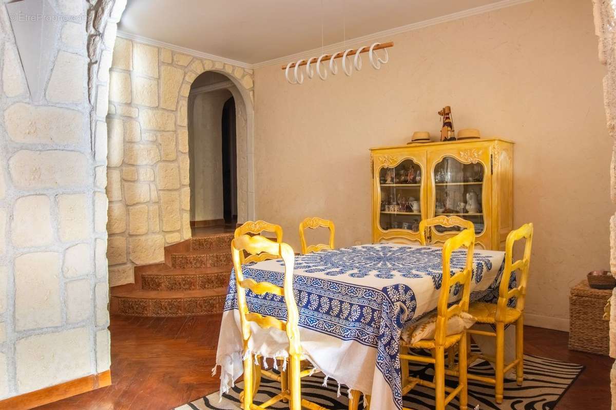 Appartement à HYERES