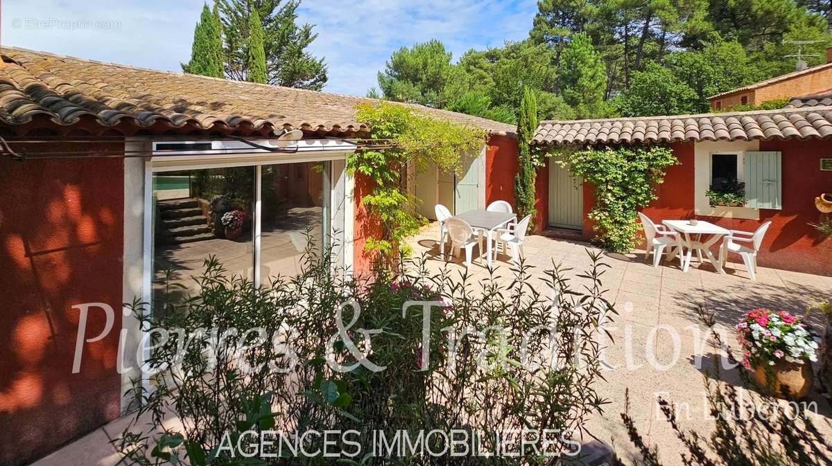 Maison à ROUSSILLON