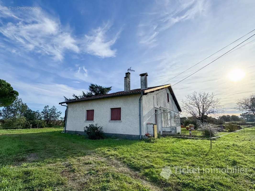 Maison à MONDONVILLE