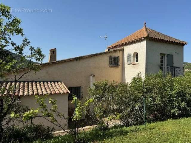 Maison à LES ADRETS-DE-L&#039;ESTEREL