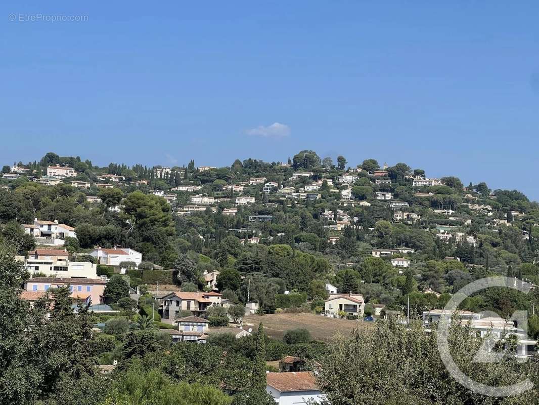 Appartement à MOUGINS