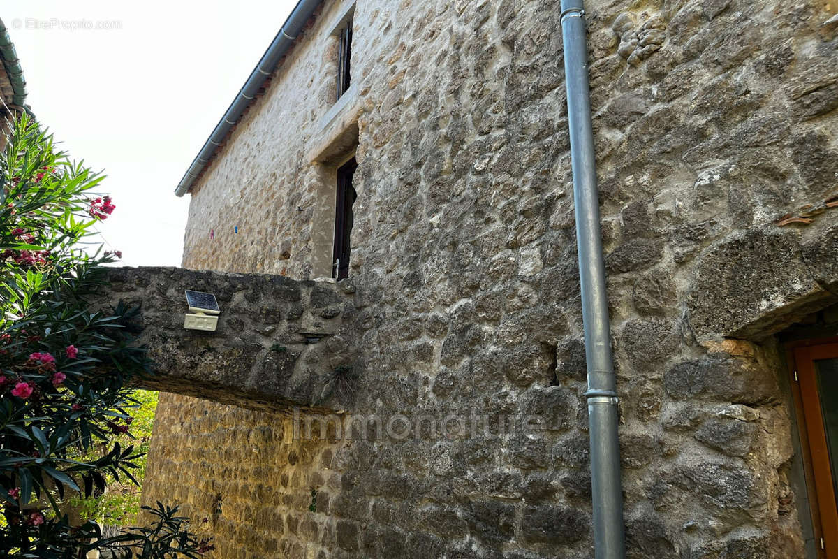 Maison à PEGAIROLLES-DE-BUEGES