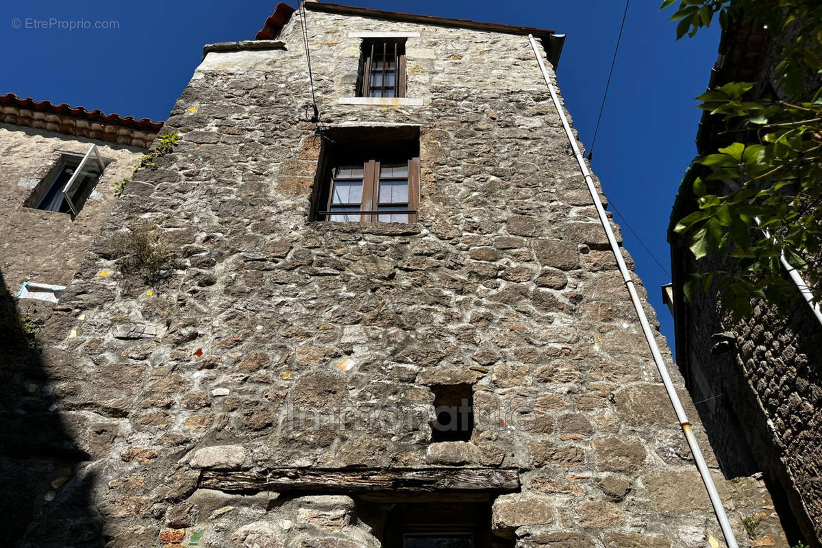 Maison à PEGAIROLLES-DE-BUEGES