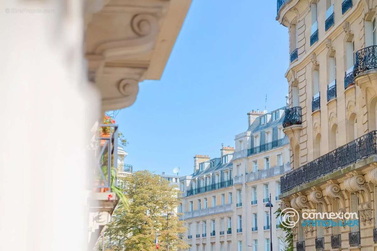 Appartement à PARIS-16E