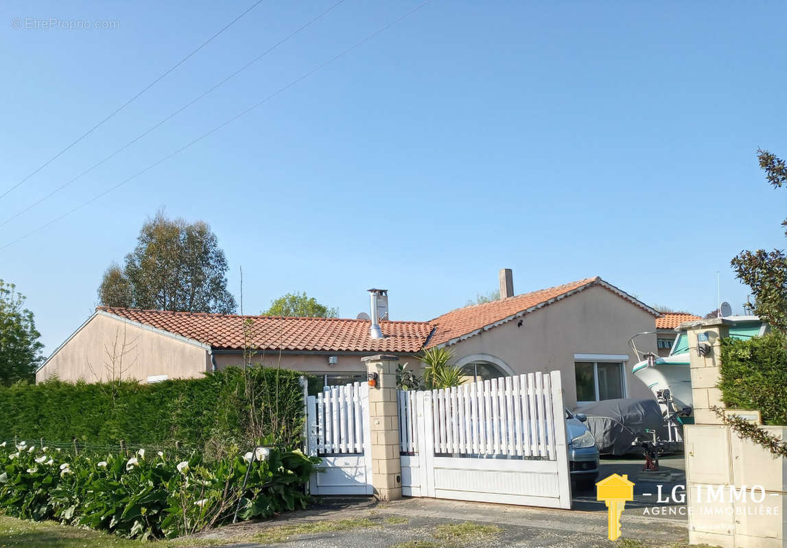 Maison à MORTAGNE-SUR-GIRONDE