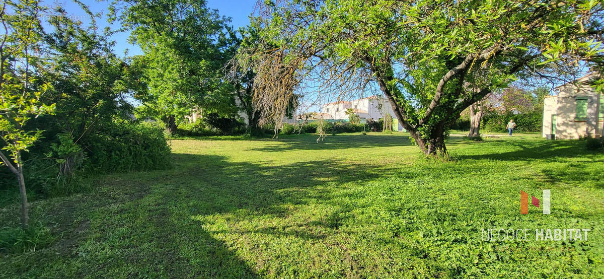 Terrain à LUNEL