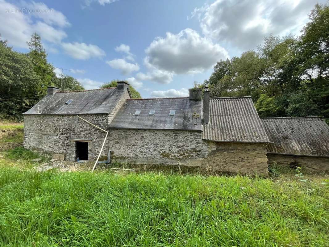 Maison à PONT-DE-BUIS-LES-QUIMERCH