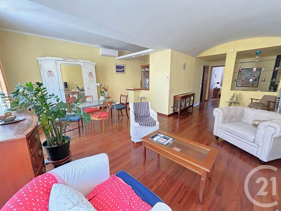 Appartement à MENTON