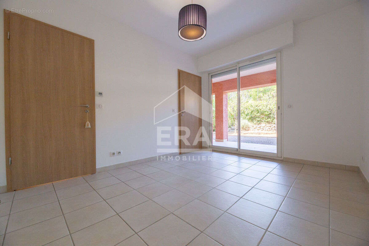 Appartement à MANDELIEU-LA-NAPOULE