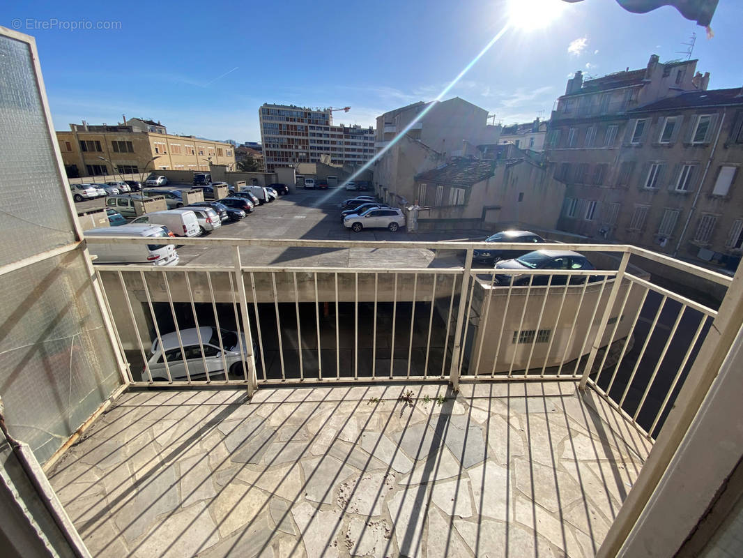 Appartement à MARSEILLE-5E