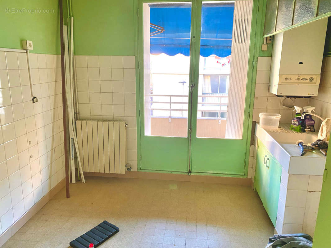 Appartement à MARSEILLE-5E