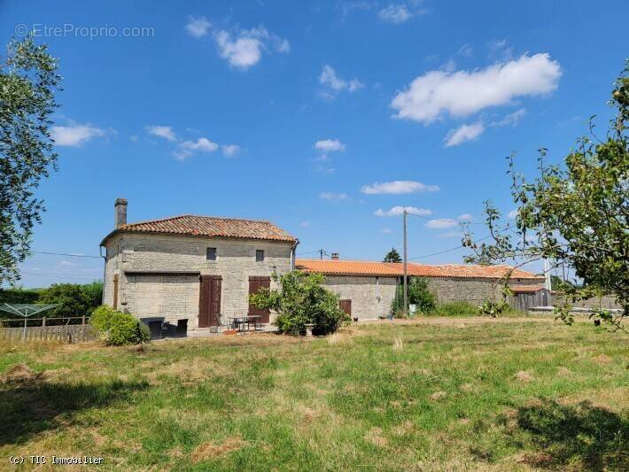 Maison à VILLEFAGNAN