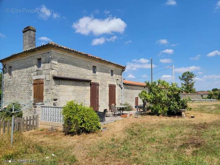 Maison à VILLEFAGNAN