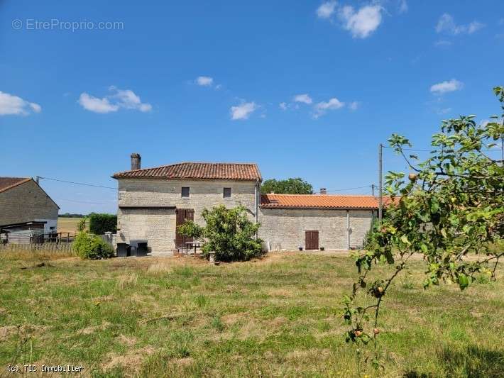 Maison à VILLEFAGNAN