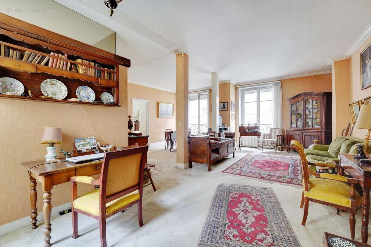 Appartement à PARIS-4E