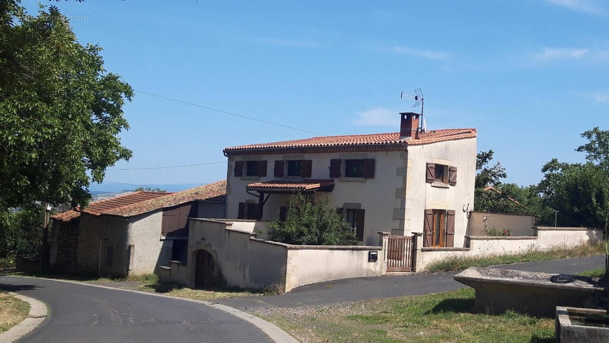 Maison à SAINT-JULIEN-DE-COPPEL