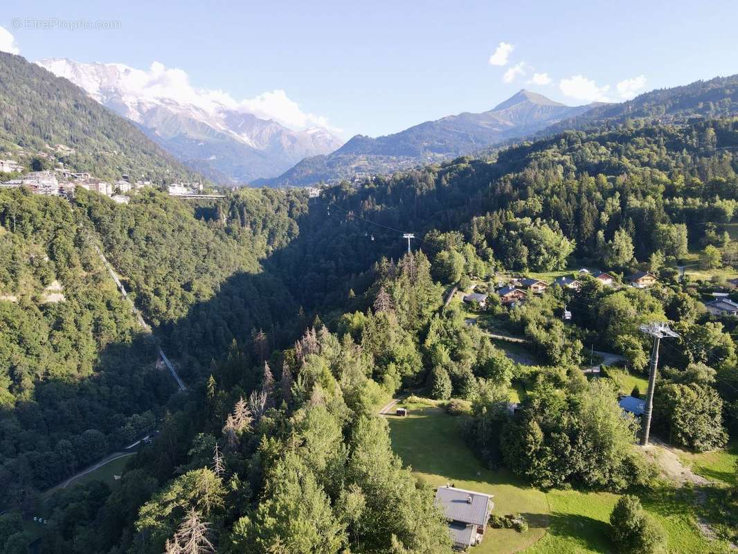 Terrain à SAINT-GERVAIS-LES-BAINS