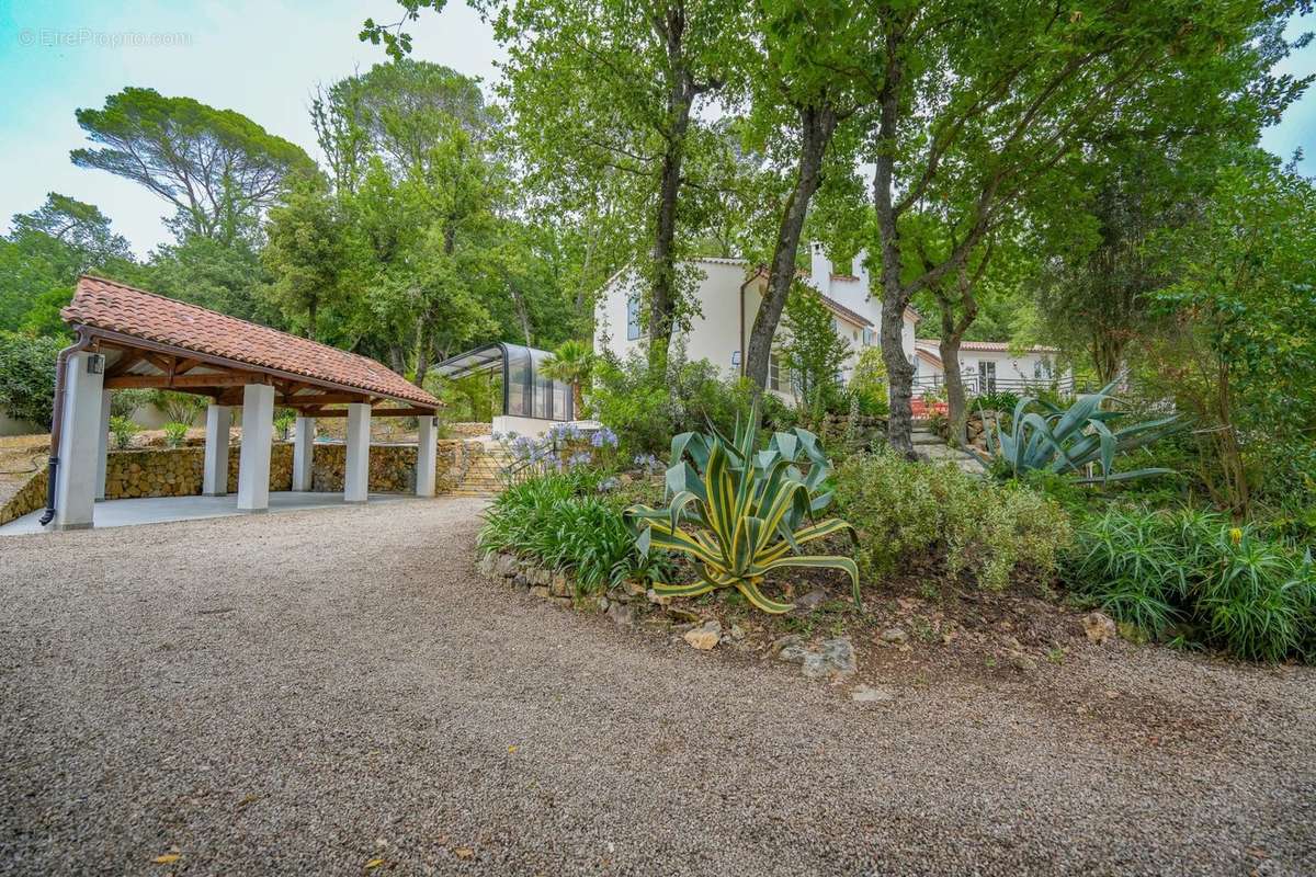 Maison à MOUGINS