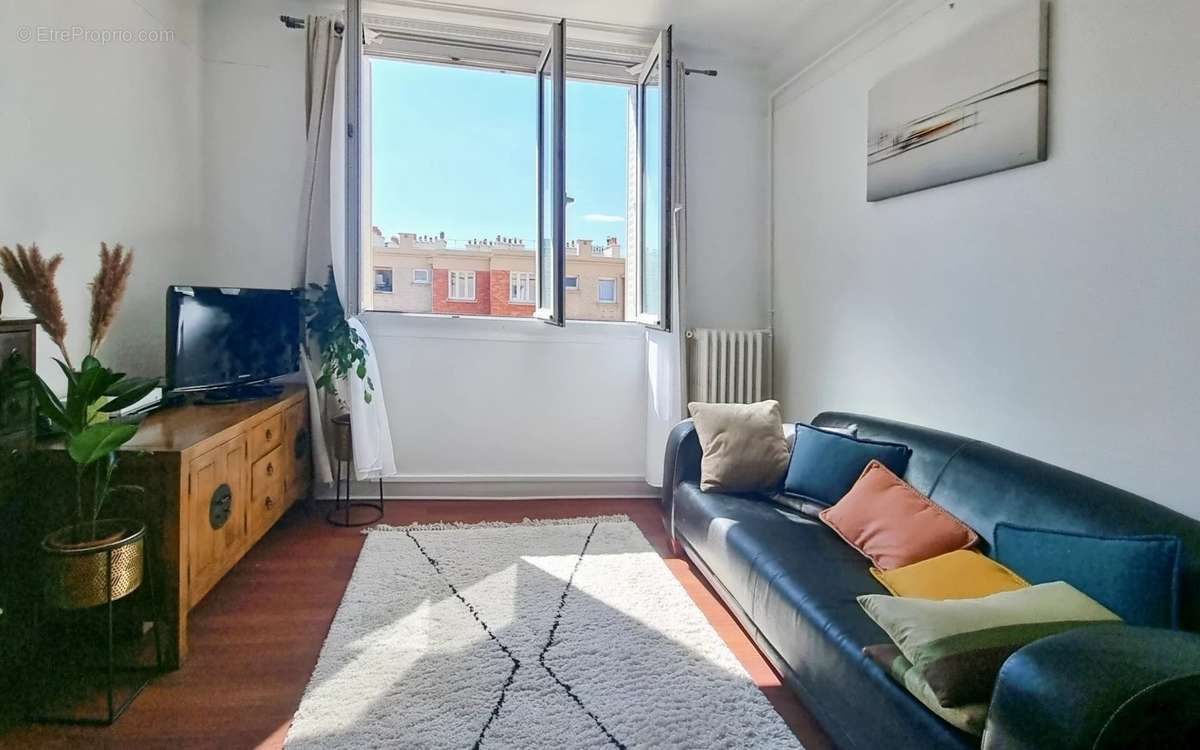 Appartement à PARIS-15E