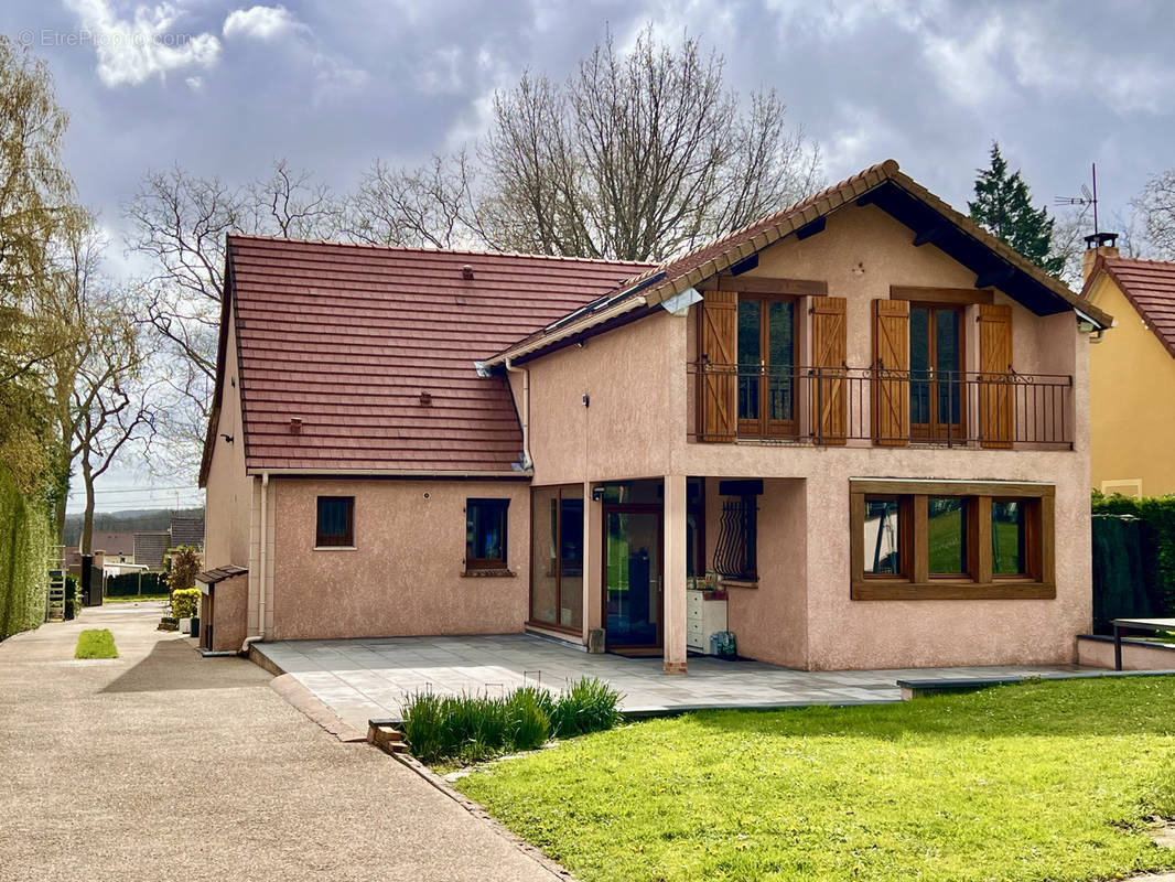 Maison à ANGERVILLIERS