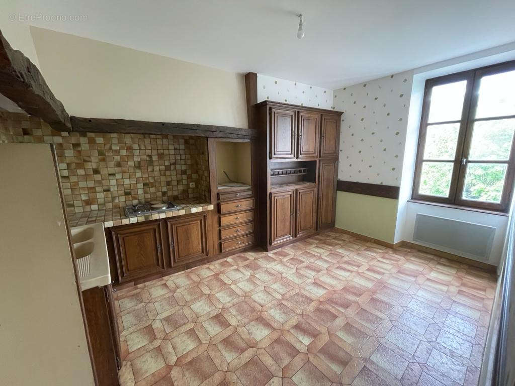 Appartement à SAINT-GENIEZ-D&#039;OLT