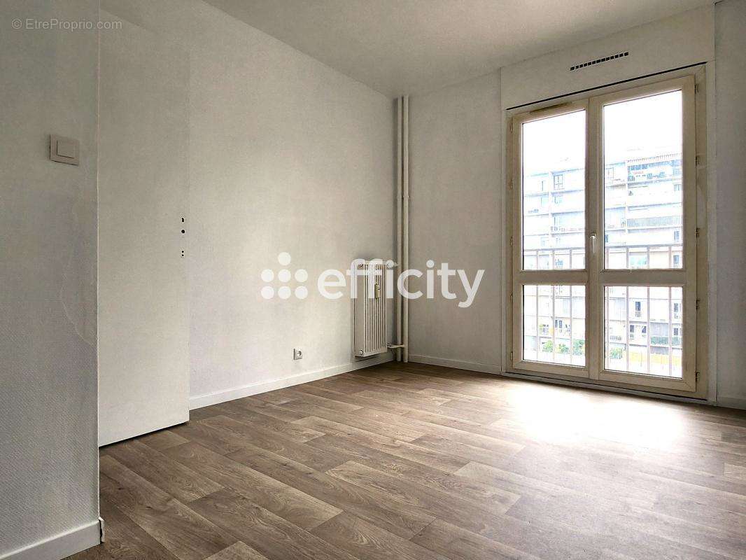 Appartement à SAINT-OUEN-L&#039;AUMONE