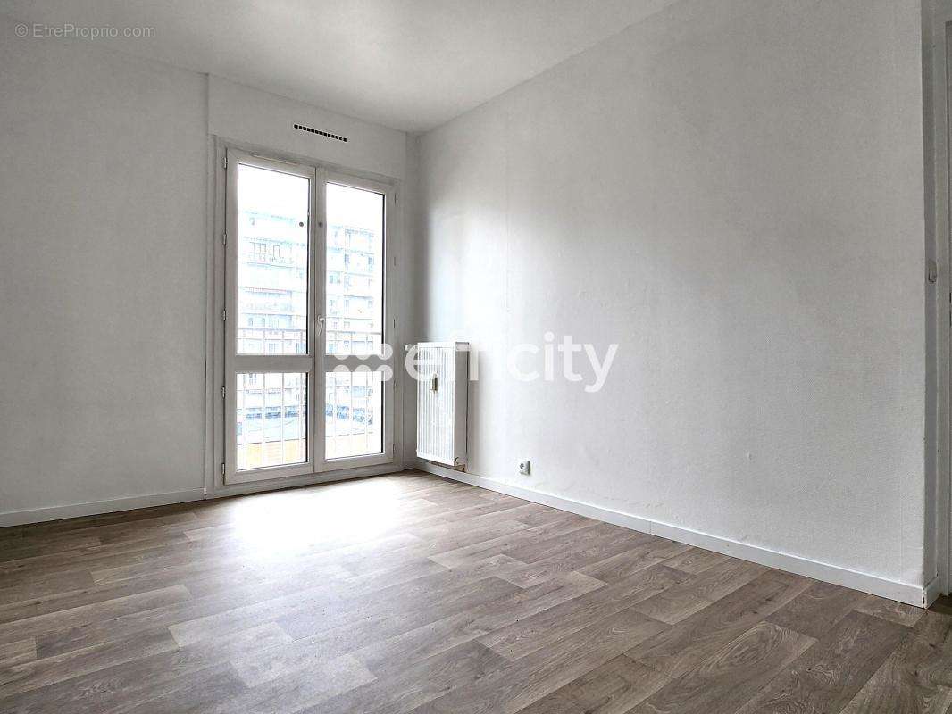 Appartement à SAINT-OUEN-L&#039;AUMONE