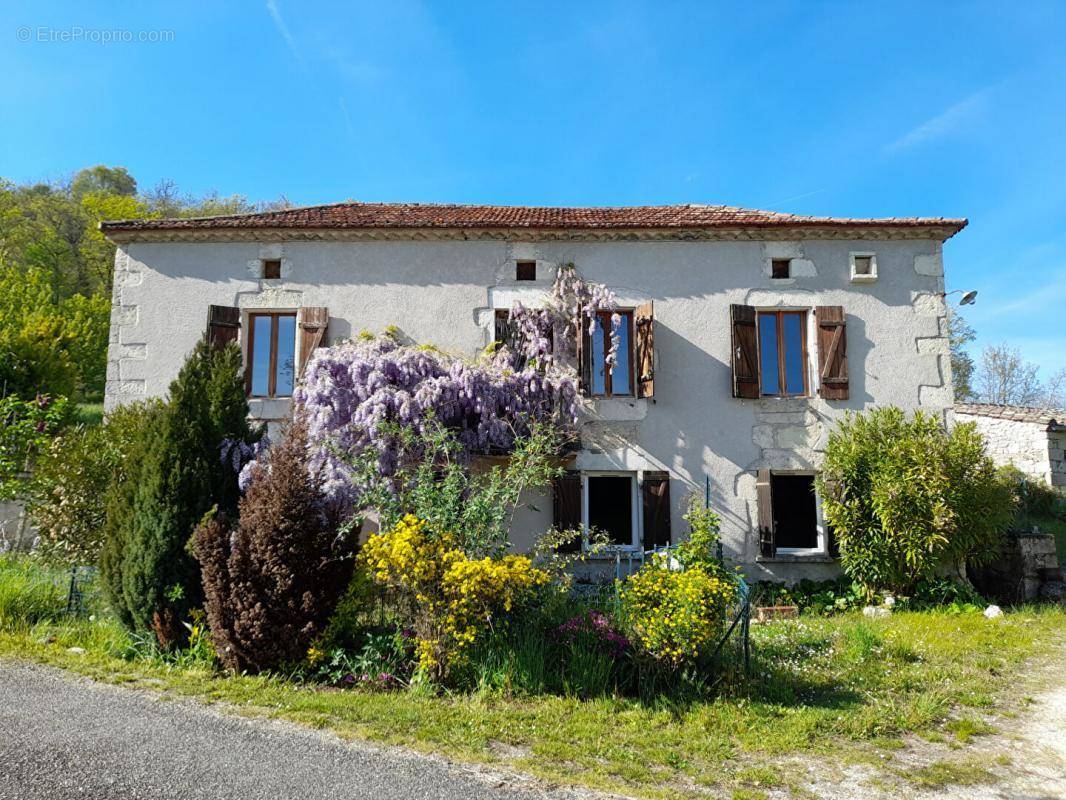 Maison à MONTCUQ