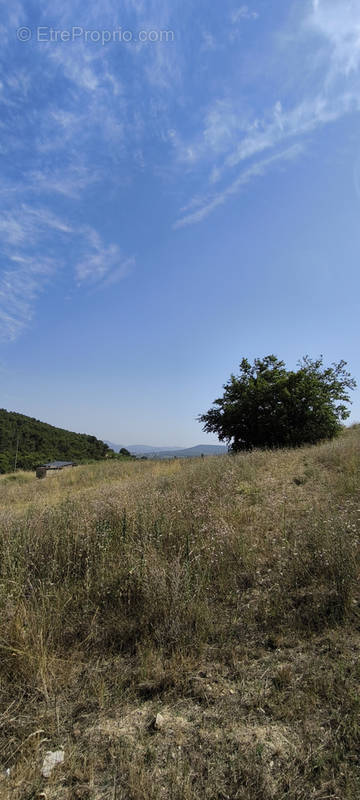 Terrain à SAINT-MAURICE-SUR-EYGUES