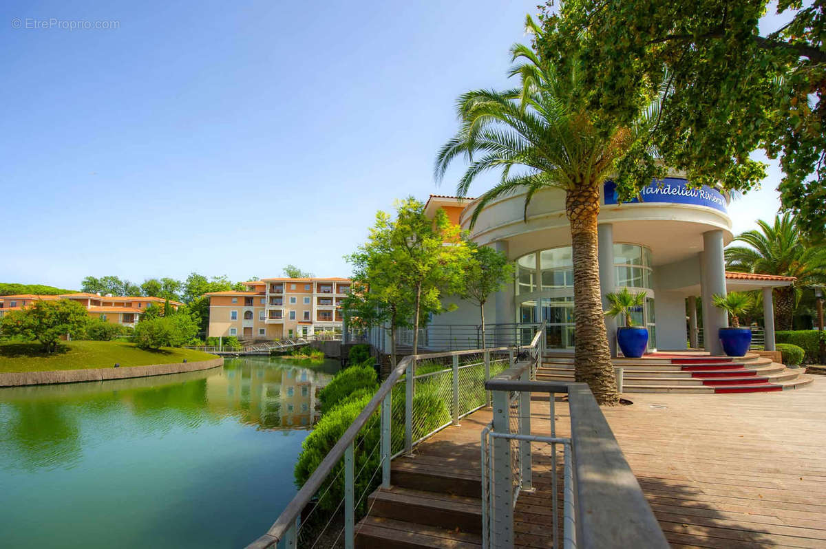 Appartement à MANDELIEU-LA-NAPOULE