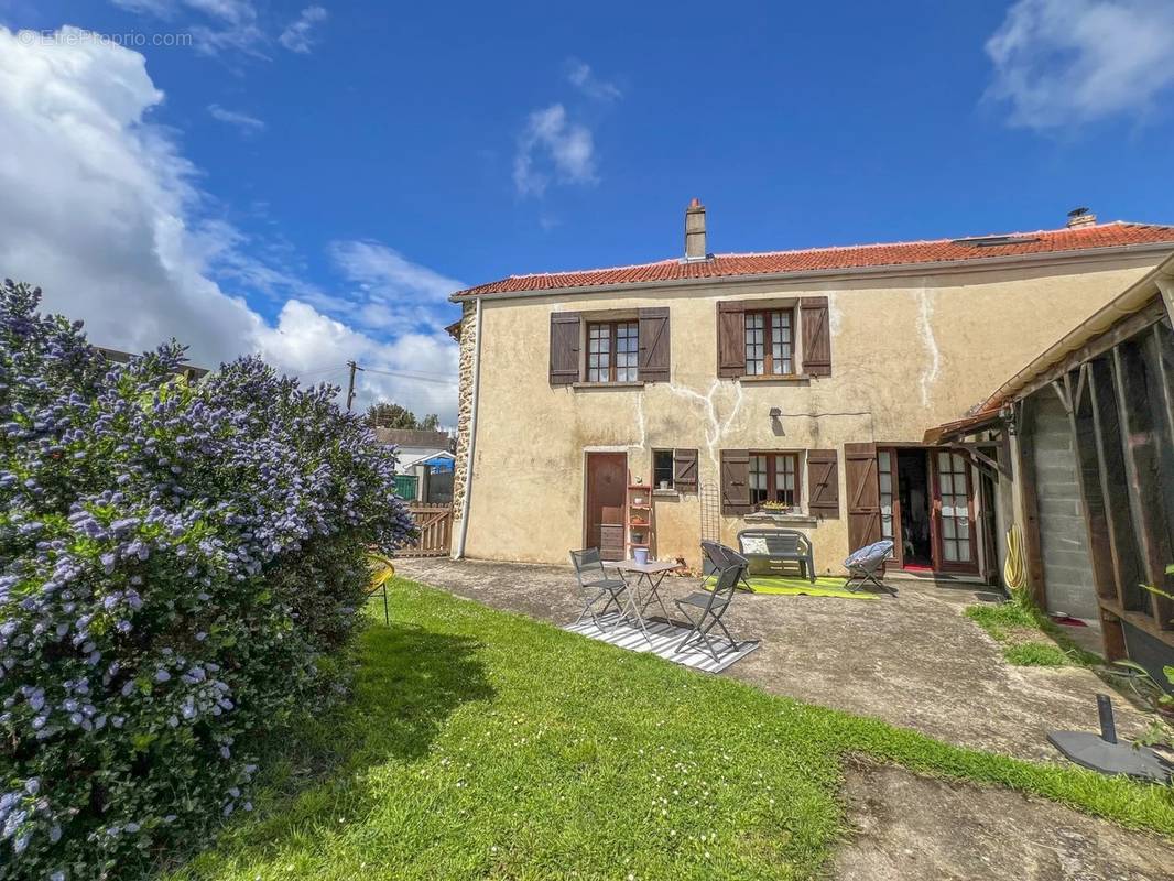 Maison à LE MESNIL-SAINT-DENIS