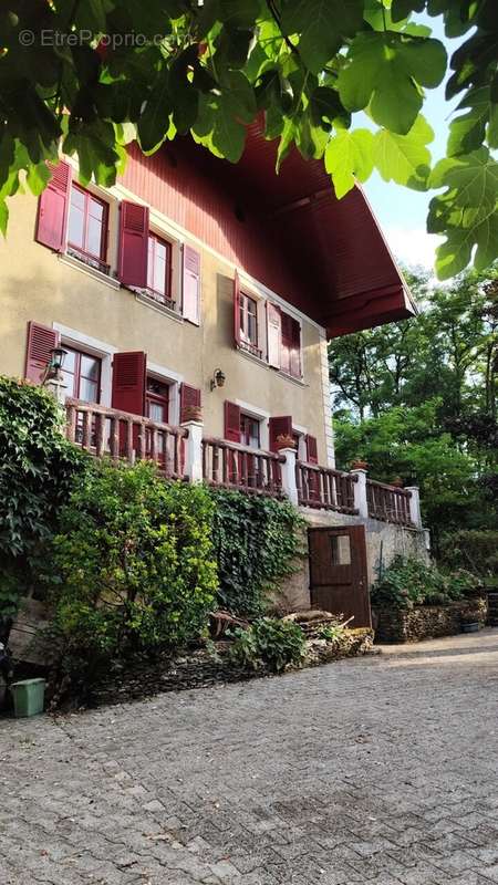 Maison à CHAMOUX-SUR-GELON