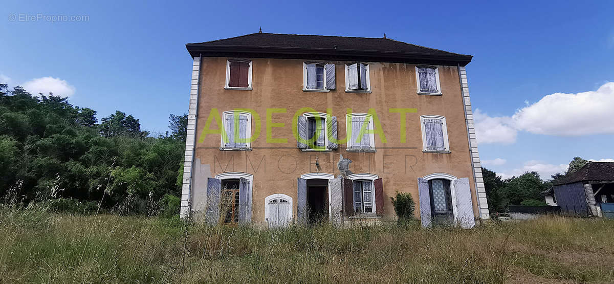 Appartement à LA TOUR-DU-PIN